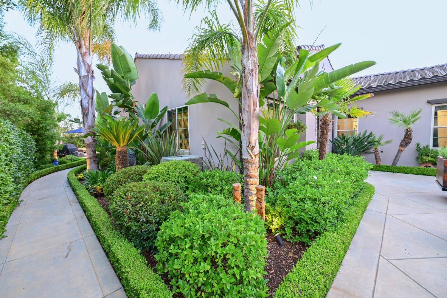 2445 E Copper Hill Way, Fresno, CA 93730