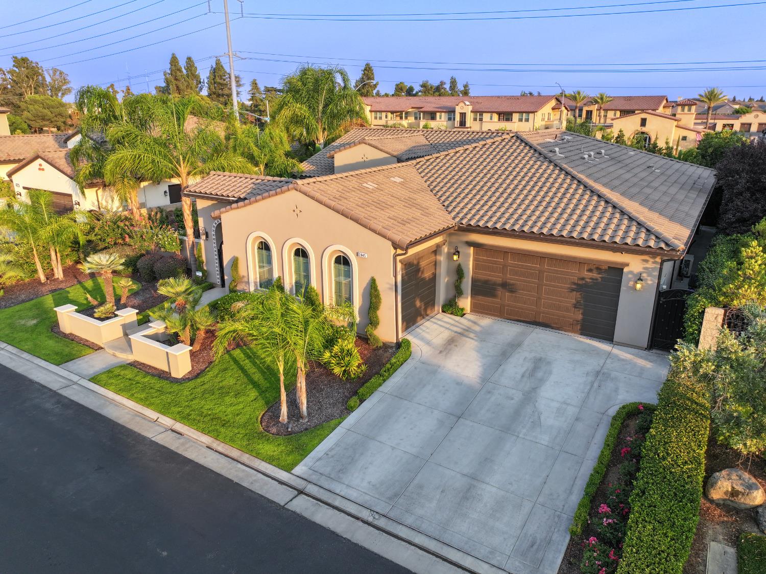 2445 E Copper Hill Way, Fresno, CA 93730