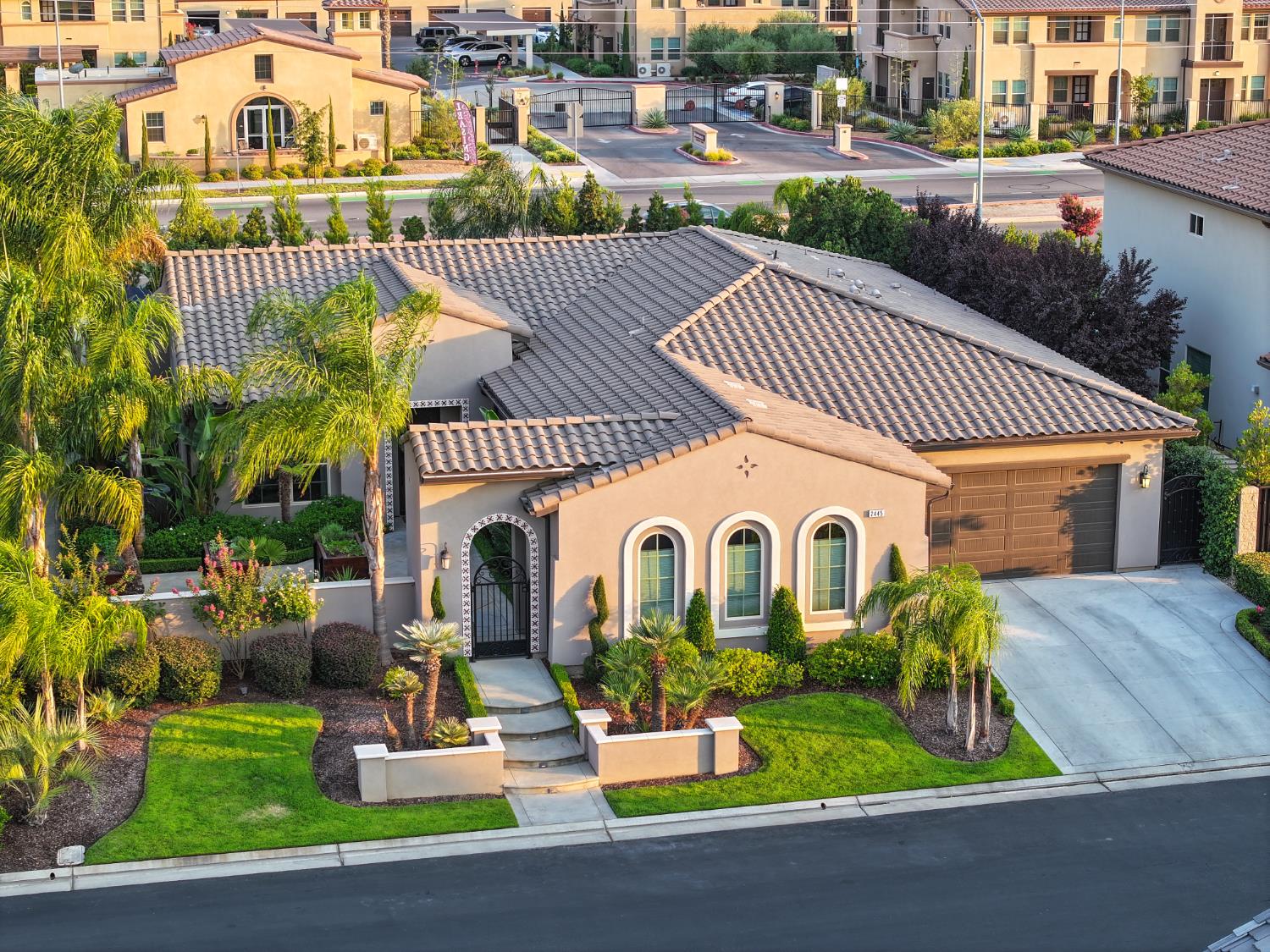 2445 E Copper Hill Way, Fresno, CA 93730