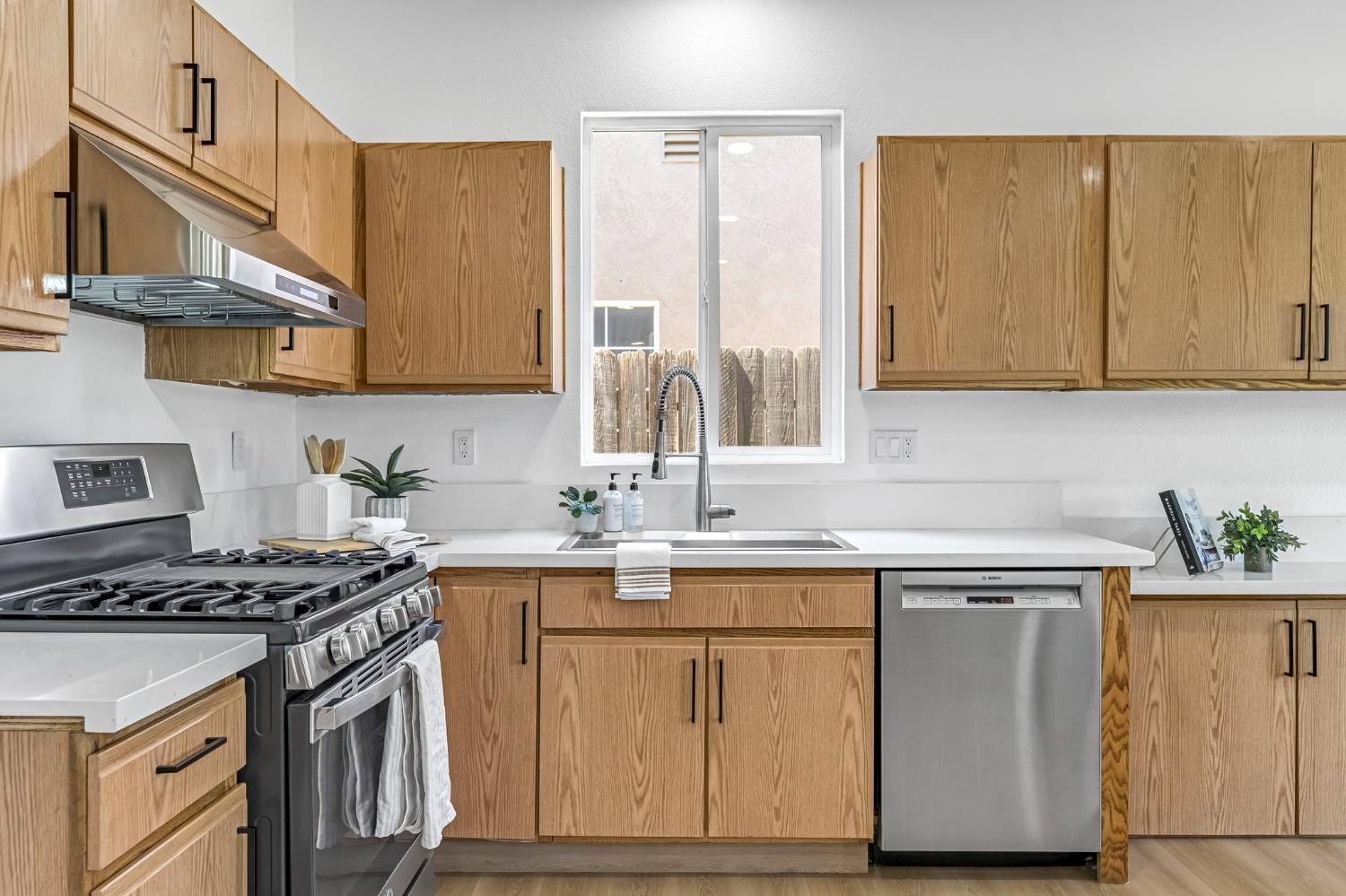 717 Nicklaus Ct, Atwater, CA 95301