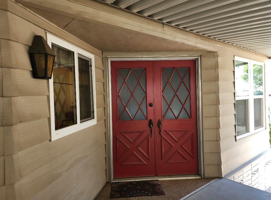 105 W Herndon Ave #Sp 33, Pinedale, CA 93650