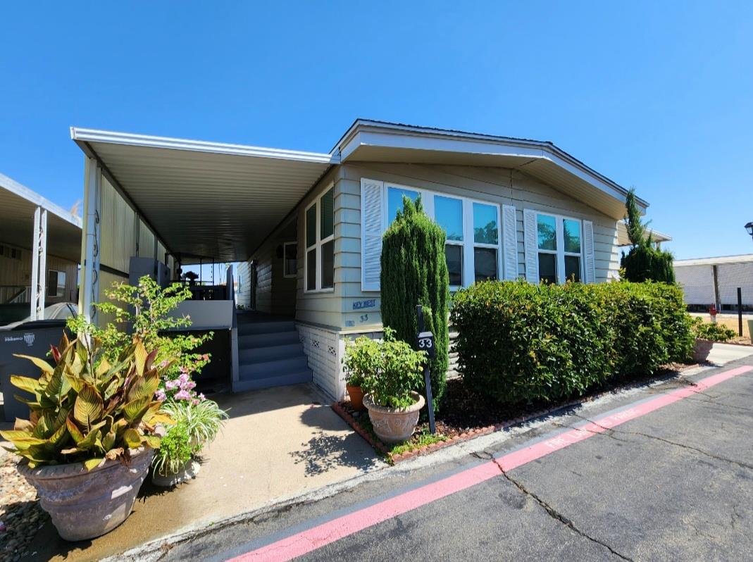 105 W Herndon Ave #Sp 33, Pinedale, CA 93650