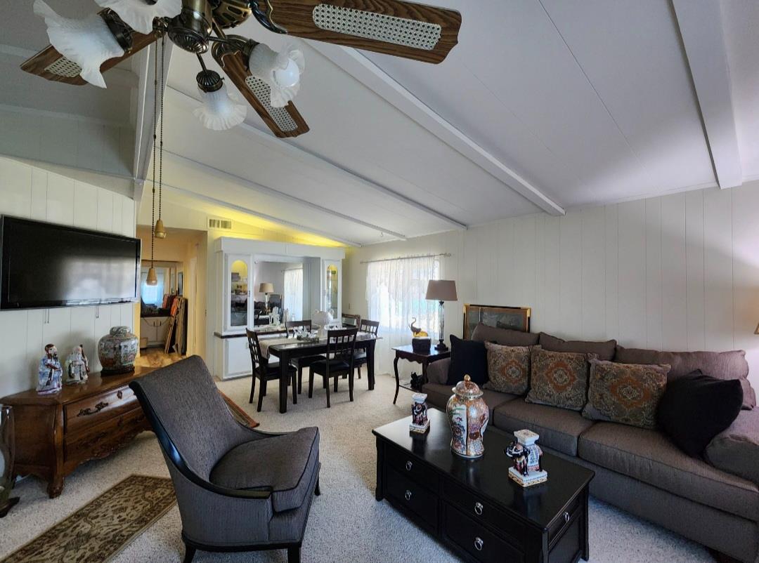 105 W Herndon Ave #Sp 33, Pinedale, CA 93650