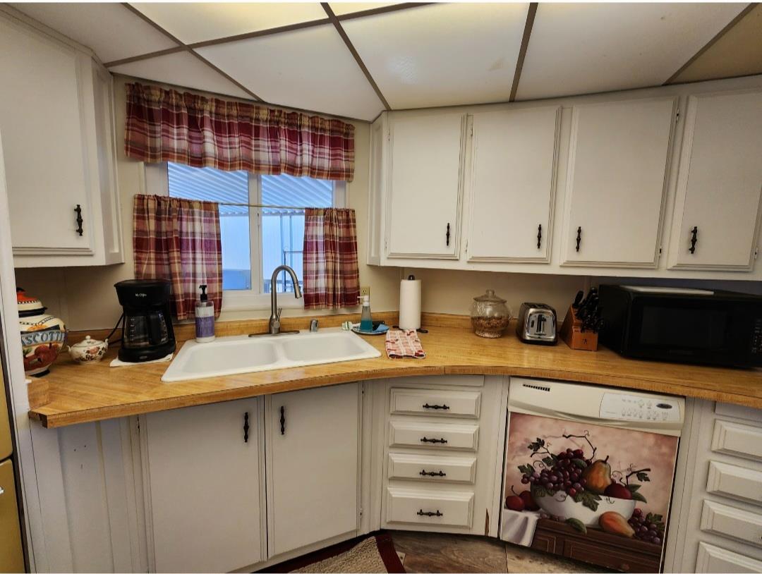 105 W Herndon Ave #Sp 33, Pinedale, CA 93650