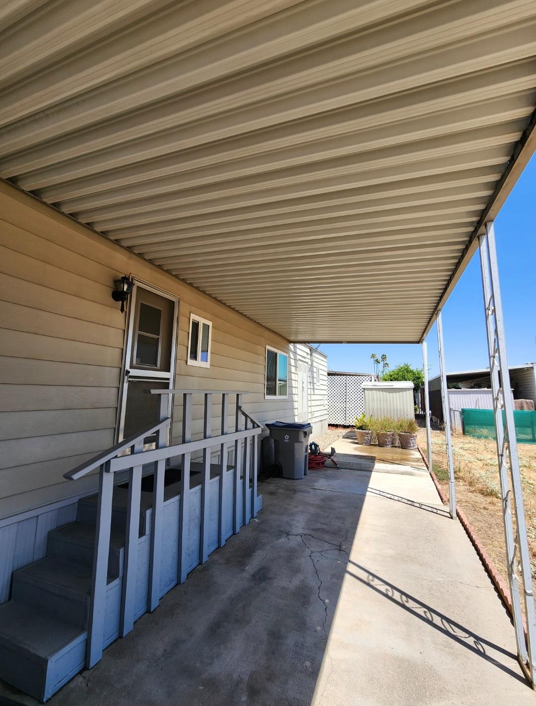 105 W Herndon Ave #Sp 33, Pinedale, CA 93650