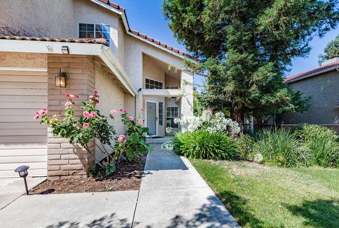 793 E Buckhill Rd, Fresno, CA 93720