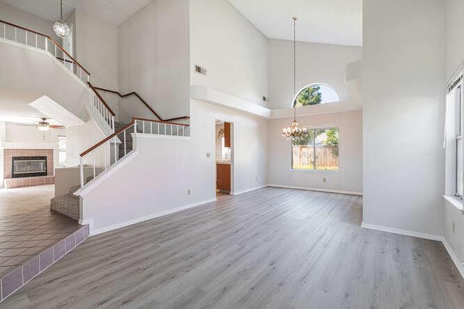 793 E Buckhill Rd, Fresno, CA 93720