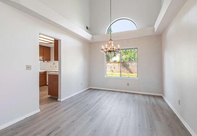 793 E Buckhill Rd, Fresno, CA 93720