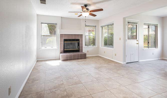 793 E Buckhill Rd, Fresno, CA 93720