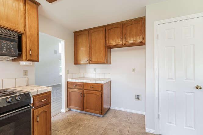 793 E Buckhill Rd, Fresno, CA 93720