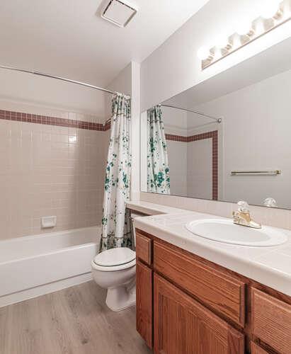 793 E Buckhill Rd, Fresno, CA 93720