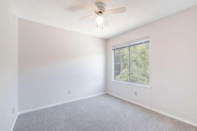 793 E Buckhill Rd, Fresno, CA 93720