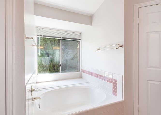 793 E Buckhill Rd, Fresno, CA 93720