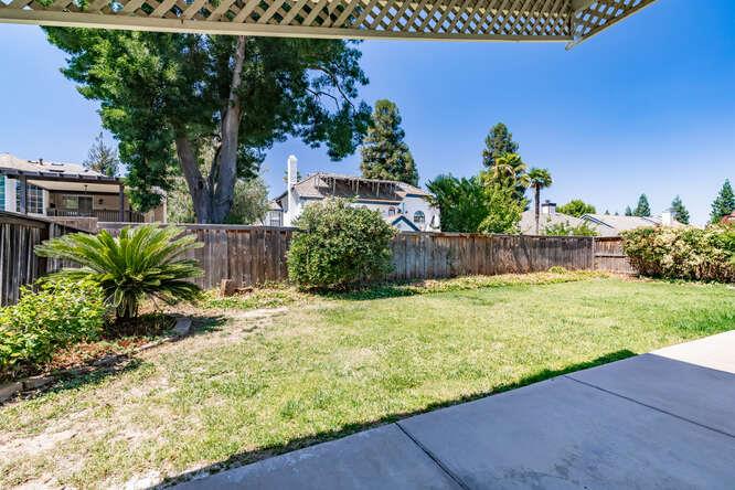793 E Buckhill Rd, Fresno, CA 93720