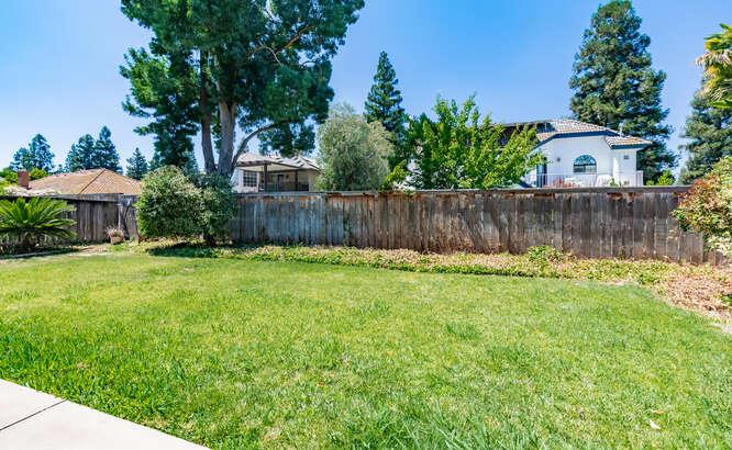 793 E Buckhill Rd, Fresno, CA 93720