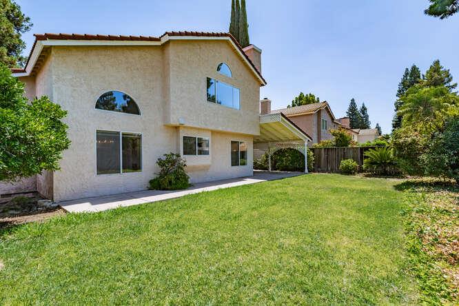 793 E Buckhill Rd, Fresno, CA 93720