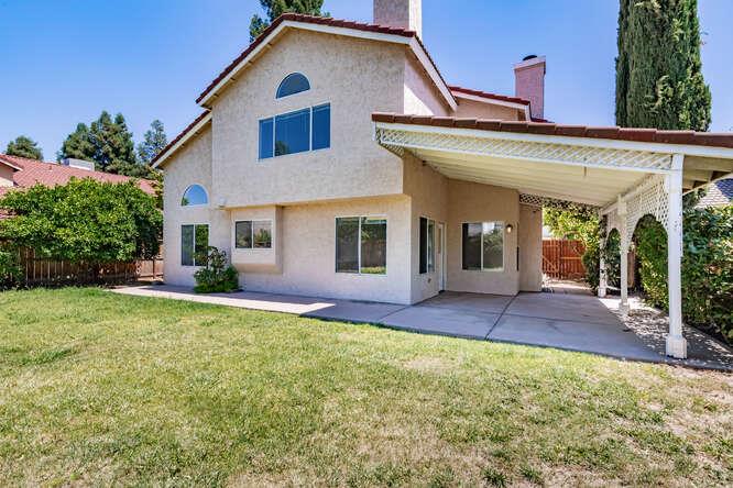 793 E Buckhill Rd, Fresno, CA 93720