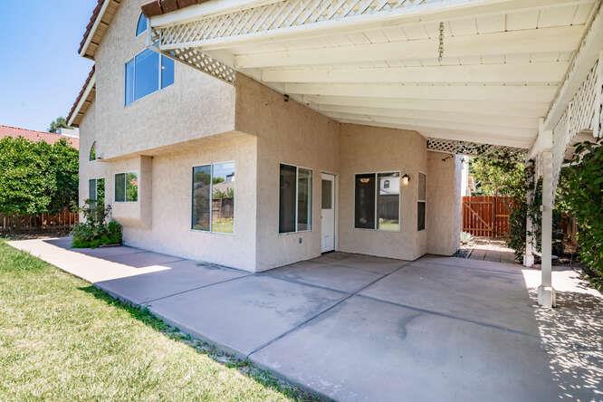 793 E Buckhill Rd, Fresno, CA 93720