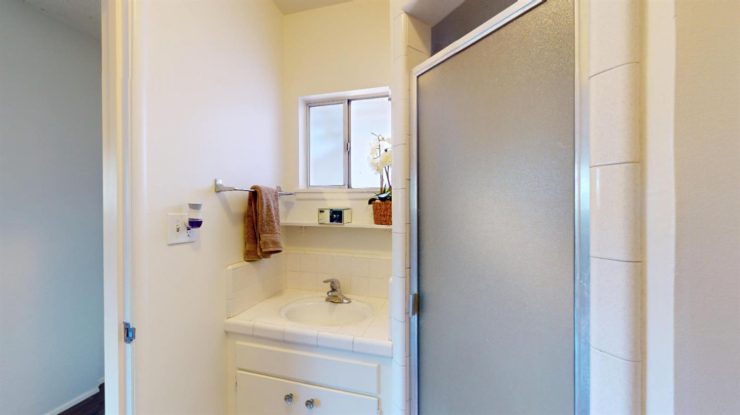 2605 N Wishon Ave, Fresno, CA 93704