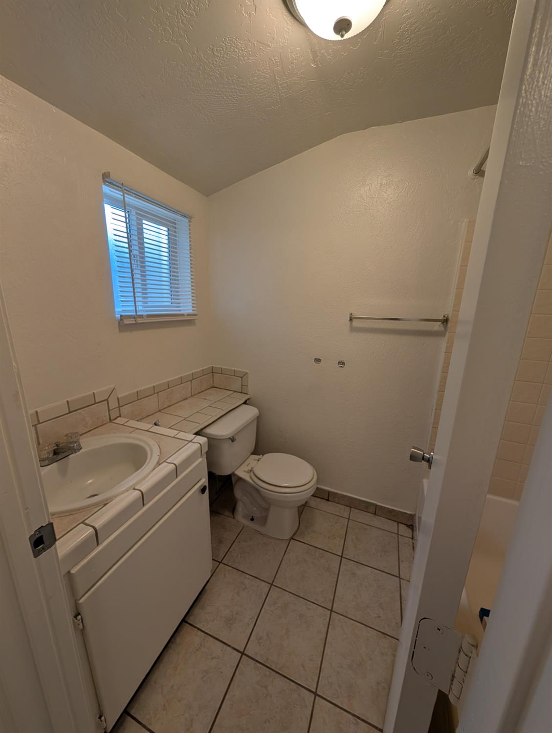 1126 E Princeton Ave, Fresno, CA 93704