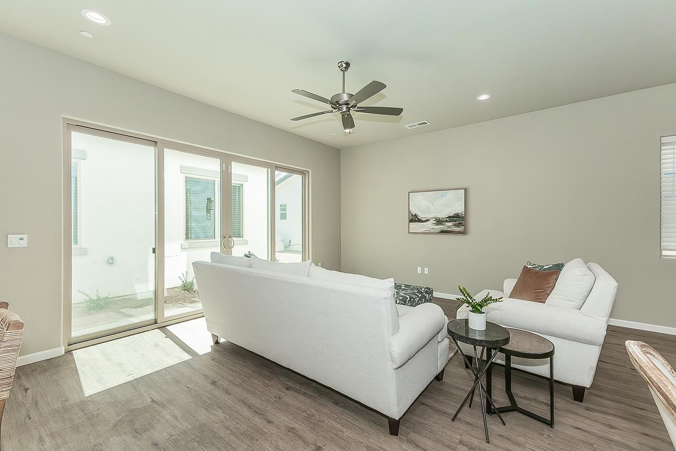 6008 E Sussex Way, Fresno, CA 93727