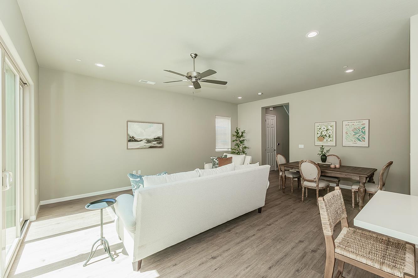 6008 E Sussex Way, Fresno, CA 93727