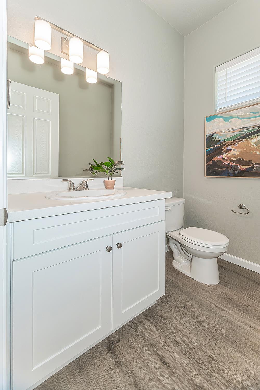 6008 E Sussex Way, Fresno, CA 93727