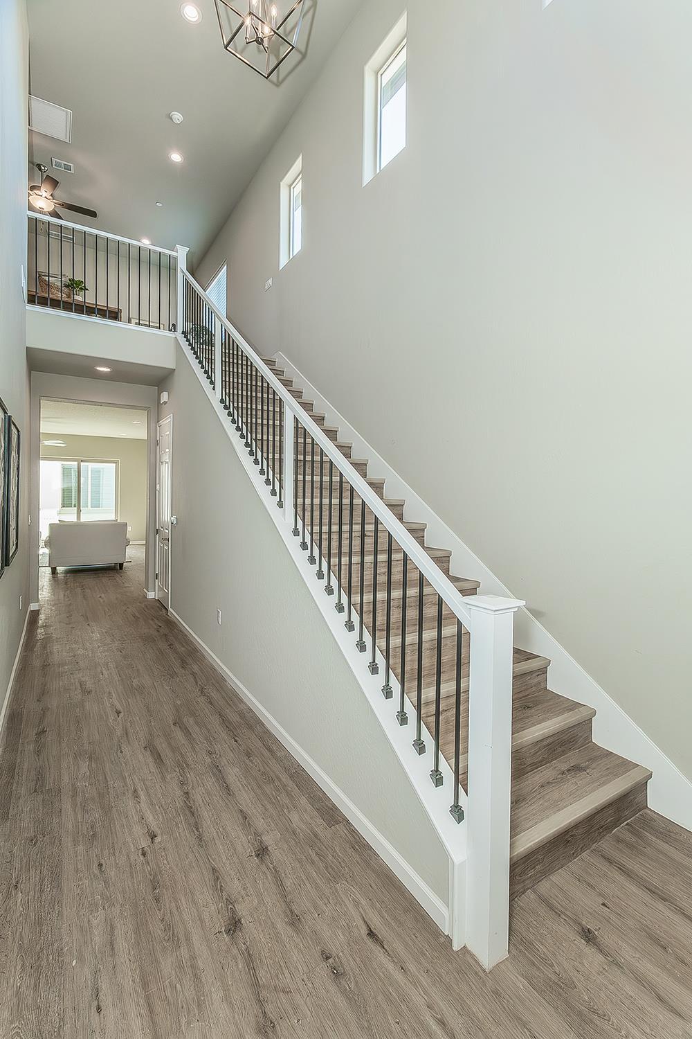 6008 E Sussex Way, Fresno, CA 93727