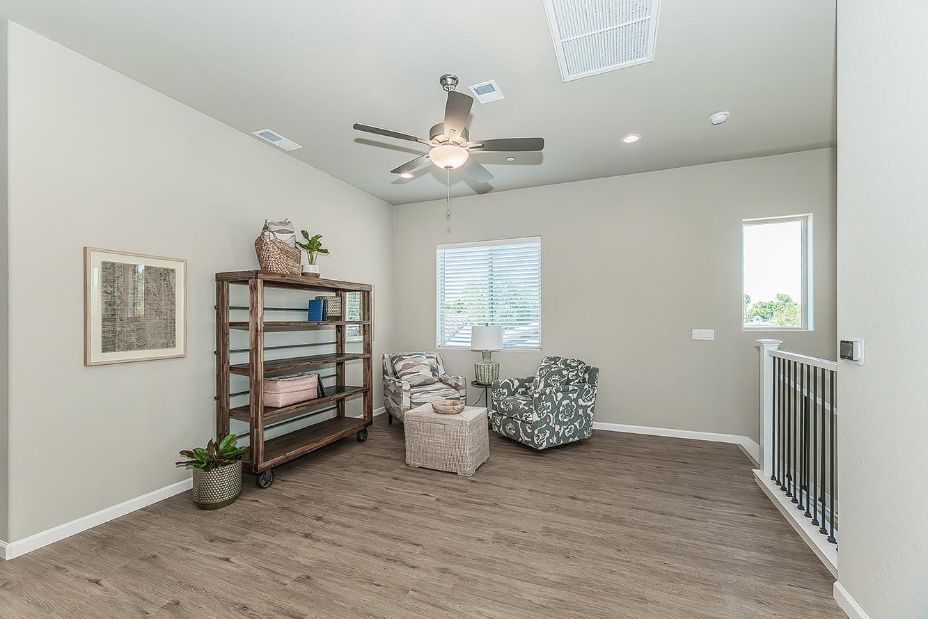 6008 E Sussex Way, Fresno, CA 93727