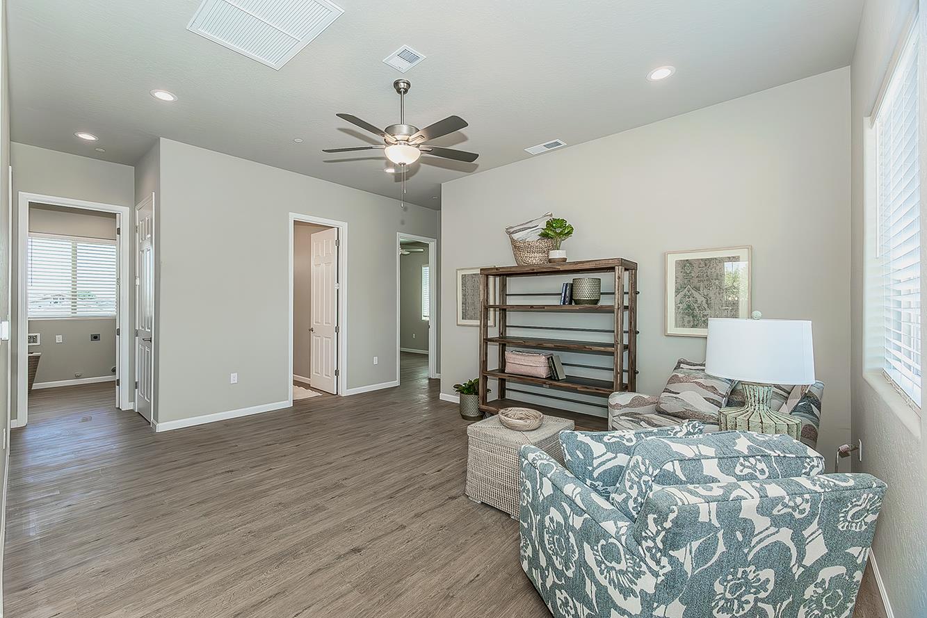 6008 E Sussex Way, Fresno, CA 93727