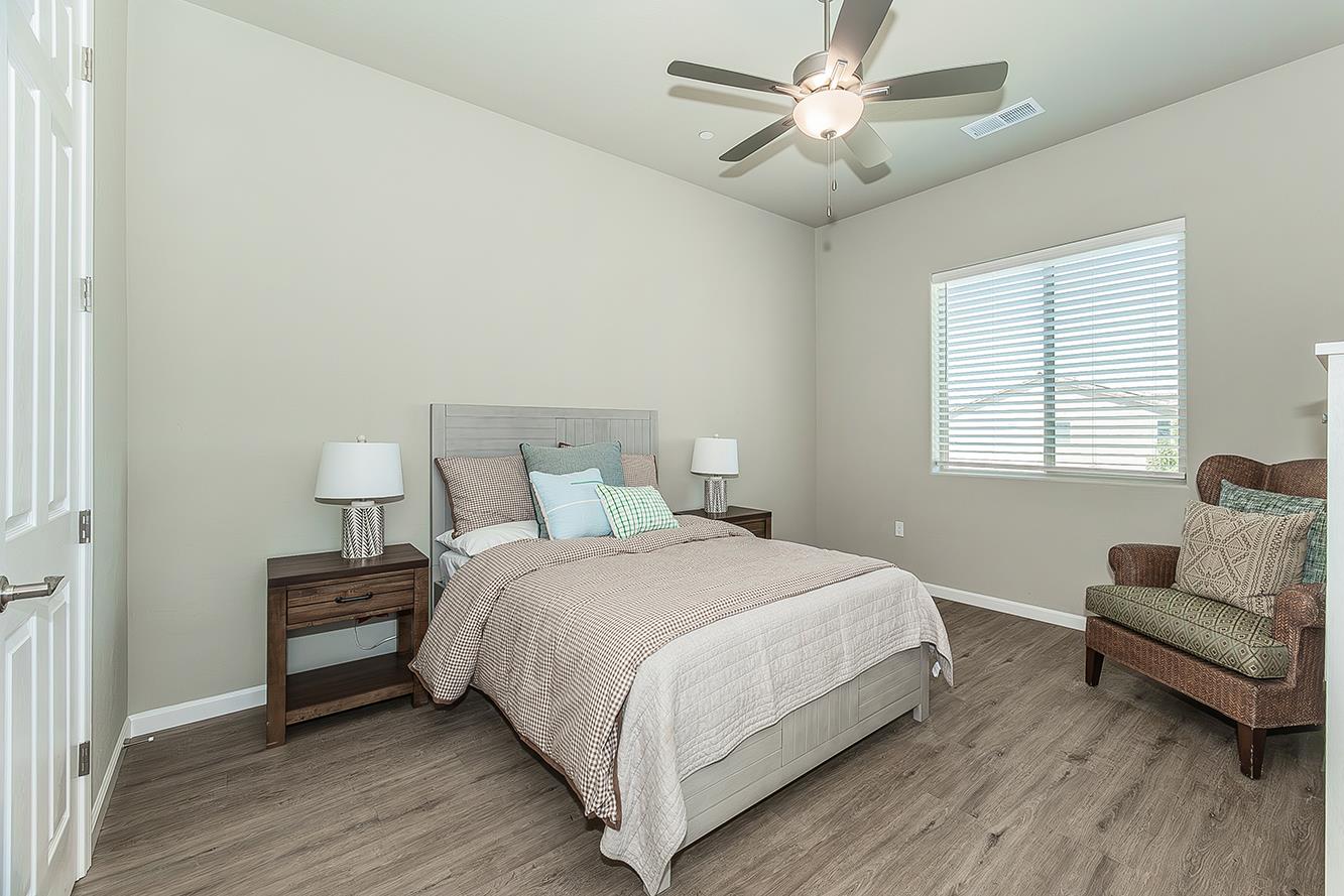 6008 E Sussex Way, Fresno, CA 93727