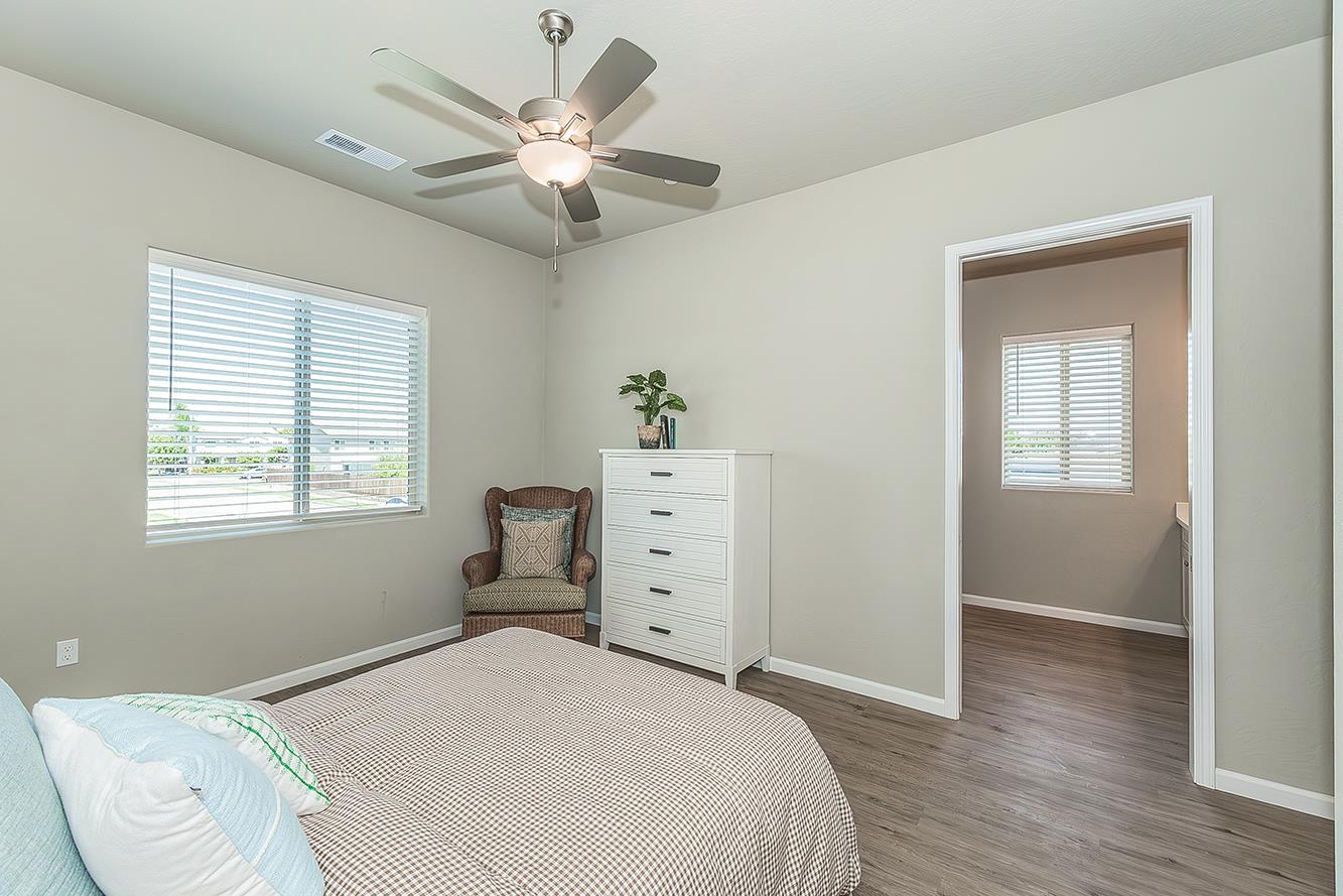 6008 E Sussex Way, Fresno, CA 93727