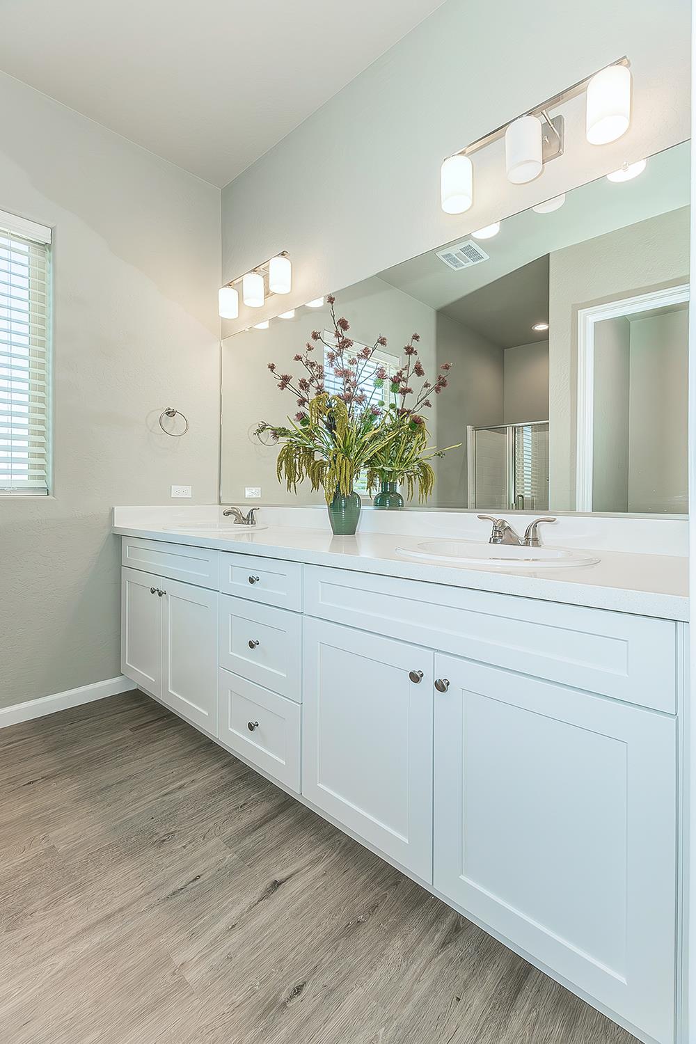 6008 E Sussex Way, Fresno, CA 93727