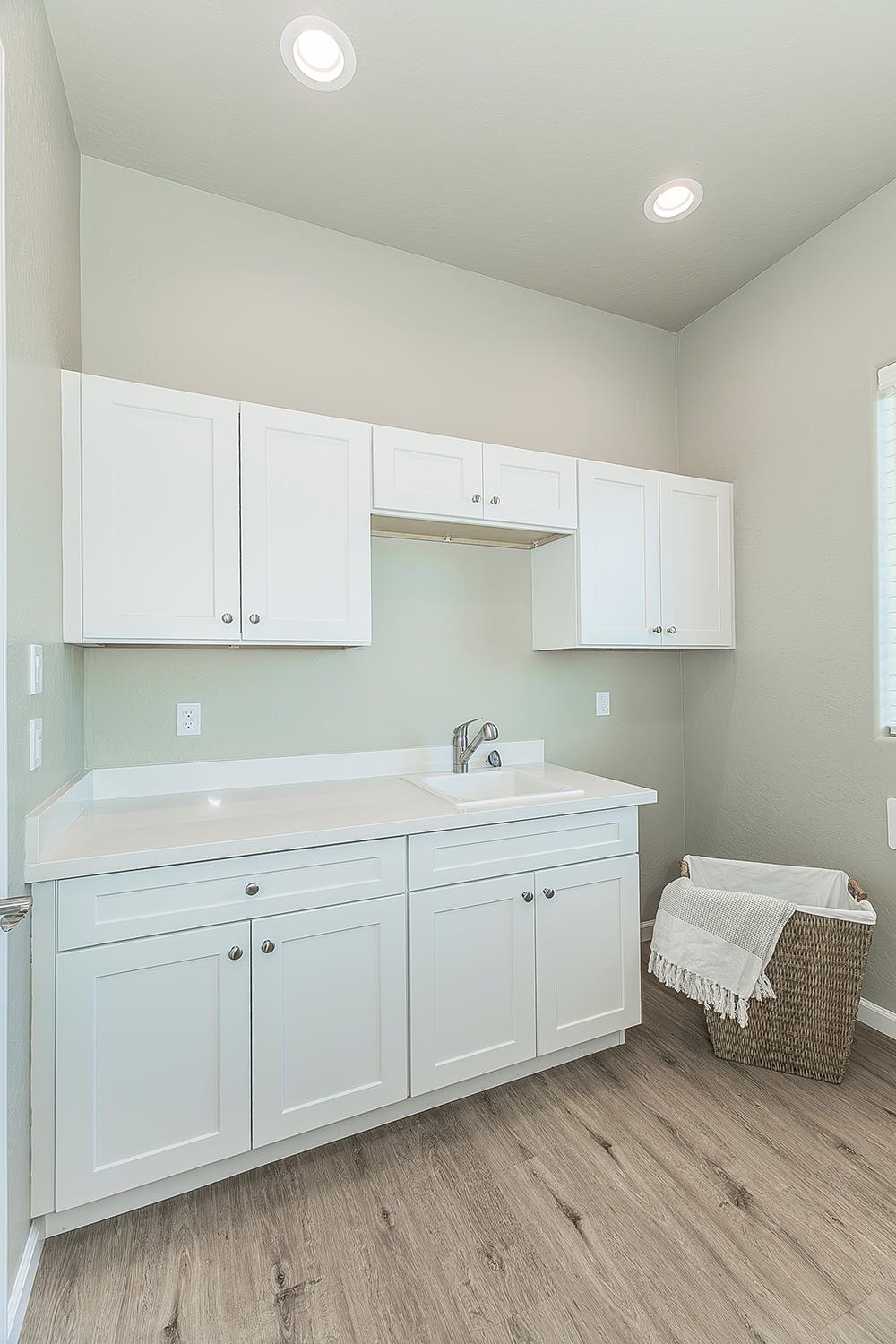 6008 E Sussex Way, Fresno, CA 93727