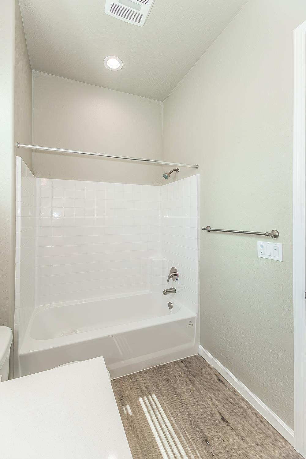 6008 E Sussex Way, Fresno, CA 93727