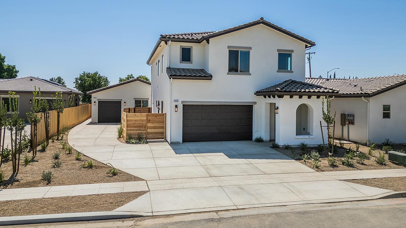 6008 E Sussex Way, Fresno, CA 93727