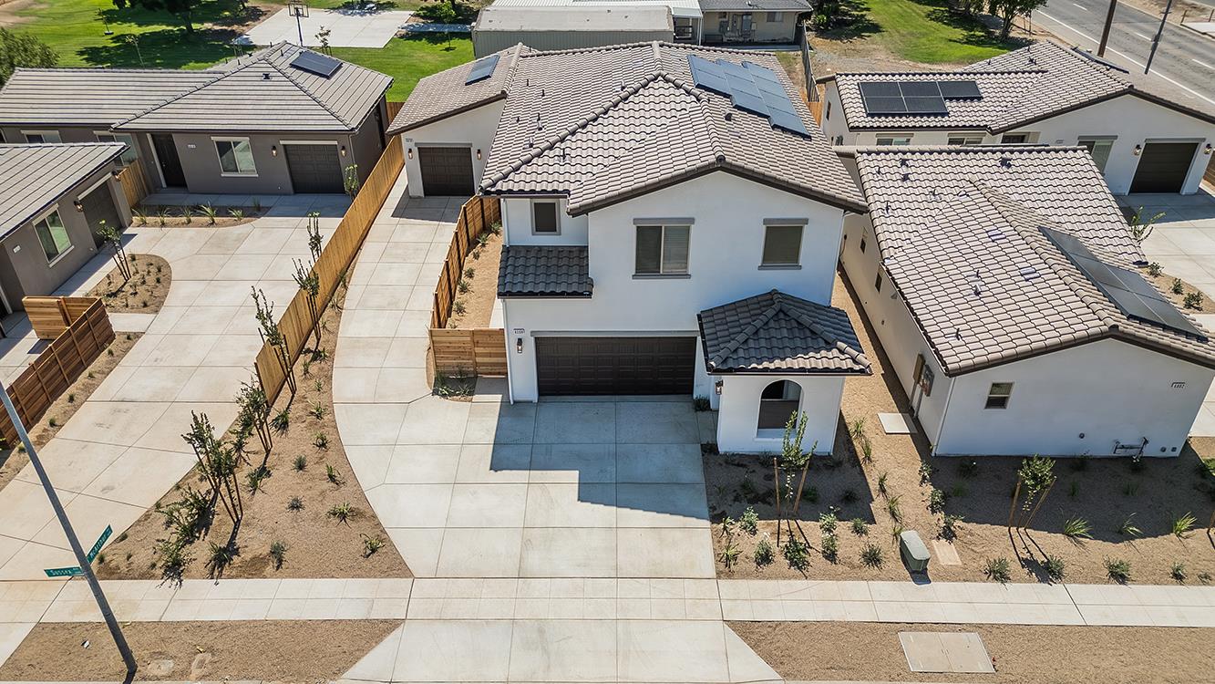 6008 E Sussex Way, Fresno, CA 93727