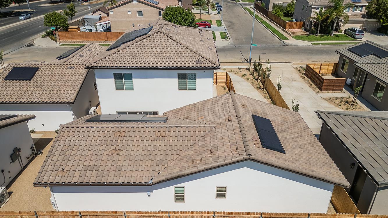 6008 E Sussex Way, Fresno, CA 93727