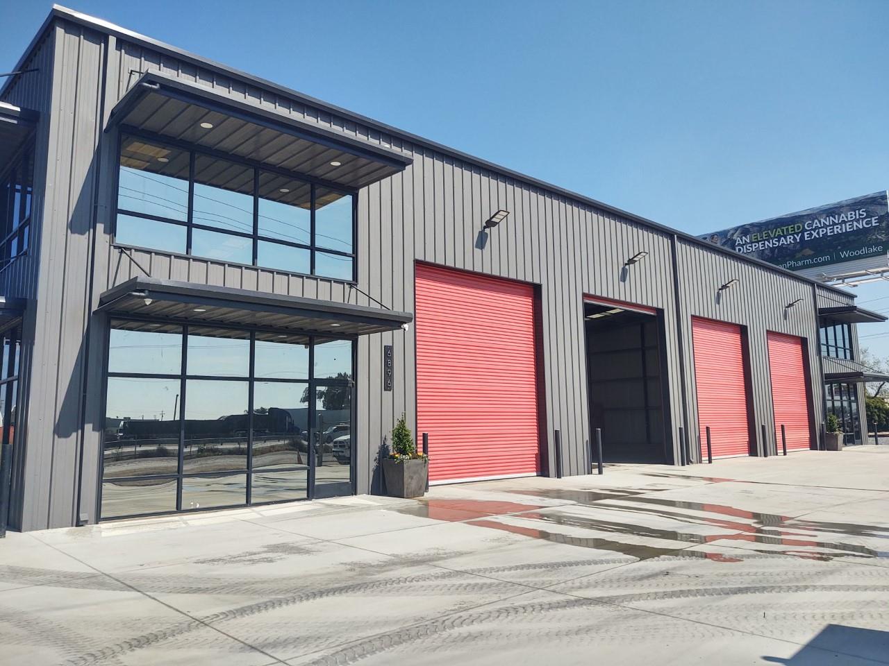 1 E 3rd St, Hanford, CA 93230