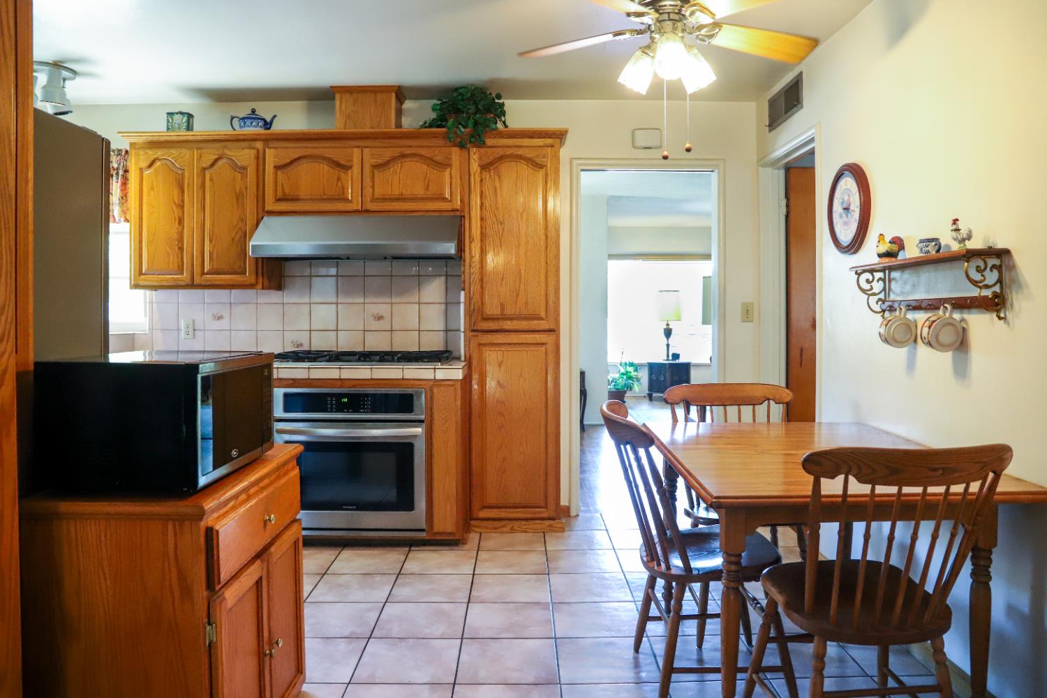 2811 E Shields Ave, Fresno, CA 93726