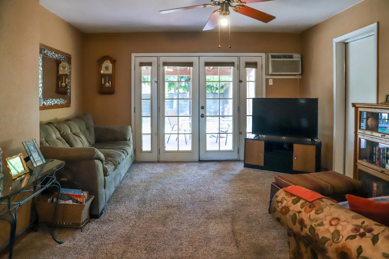 2811 E Shields Ave, Fresno, CA 93726