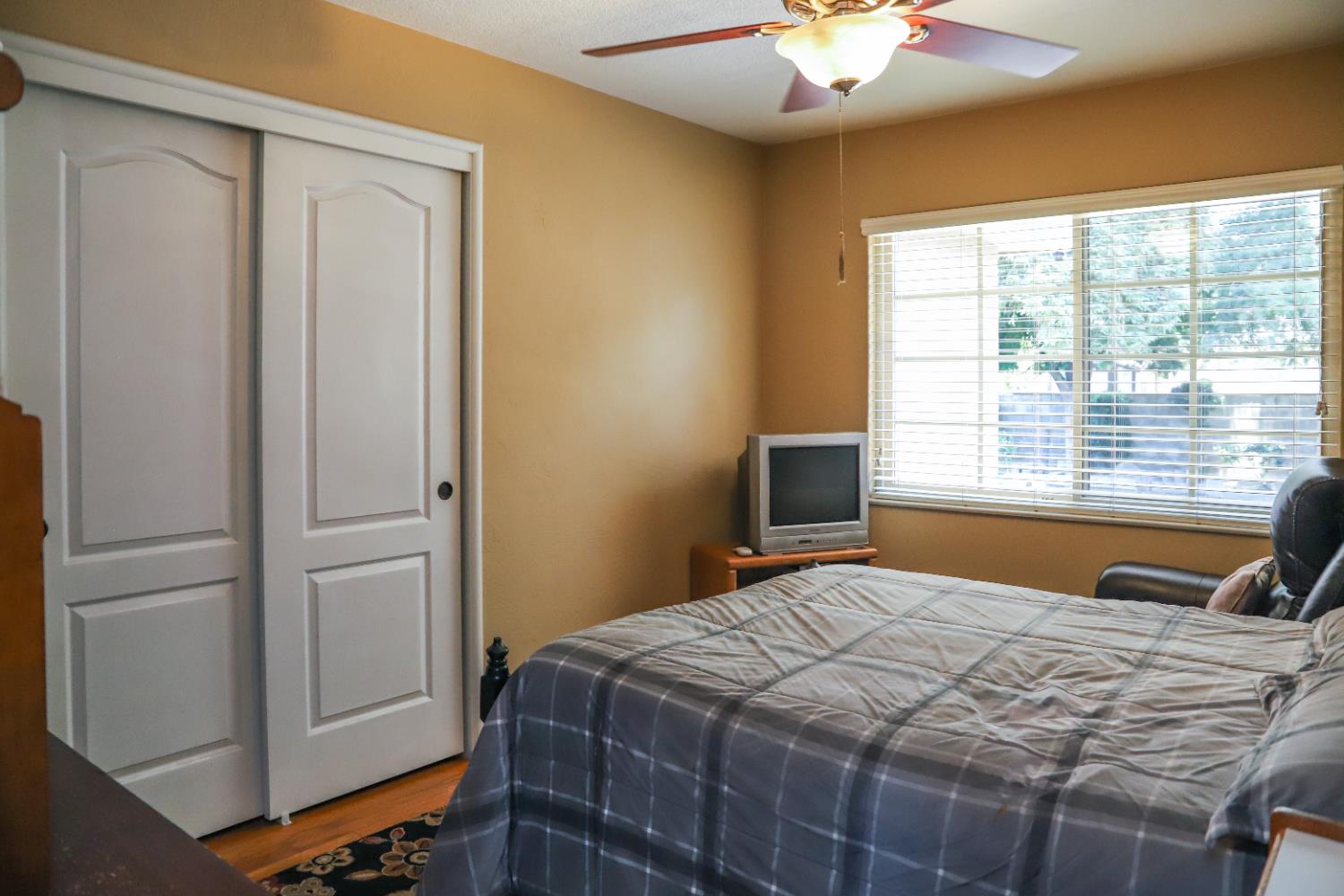 2811 E Shields Ave, Fresno, CA 93726