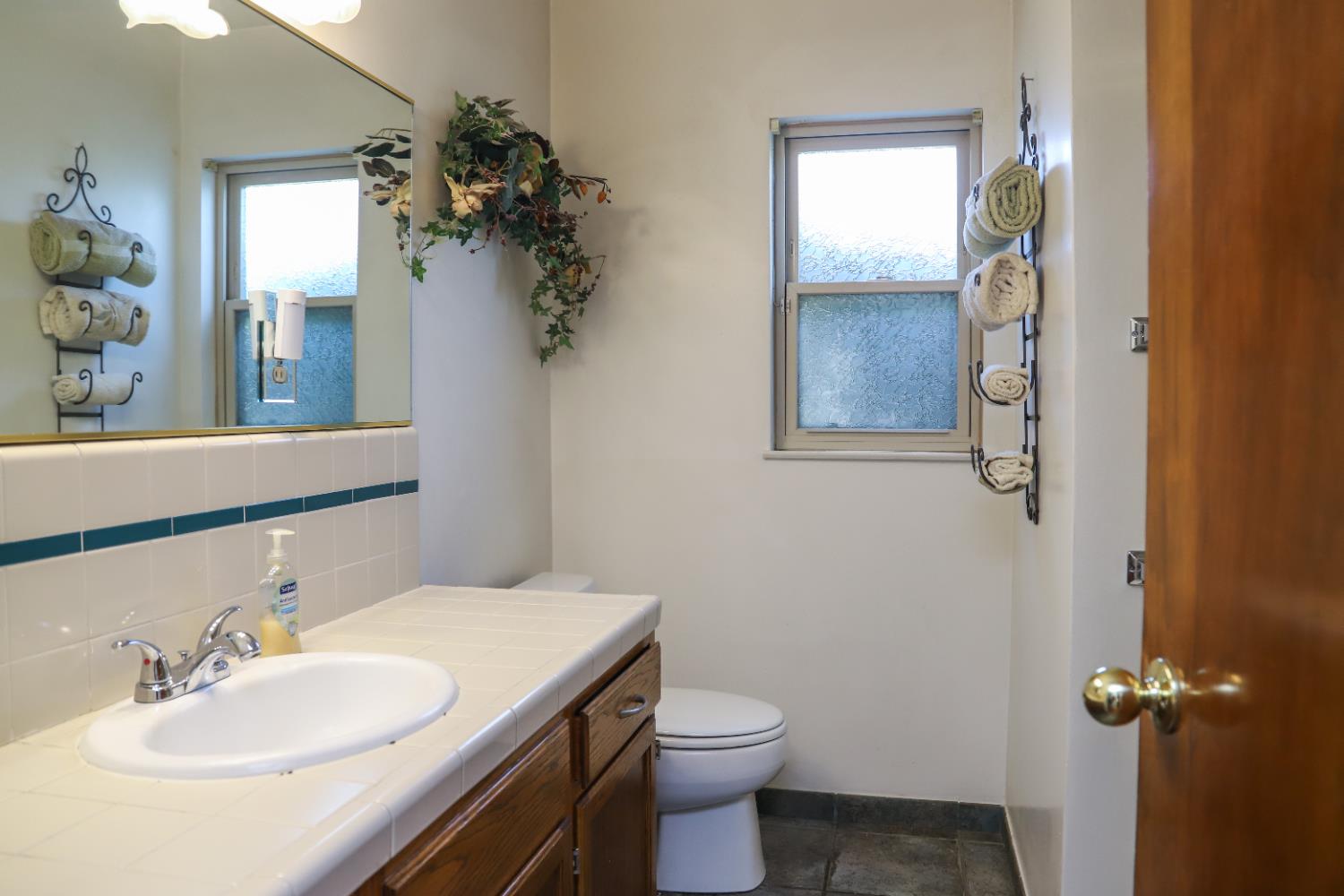 2811 E Shields Ave, Fresno, CA 93726