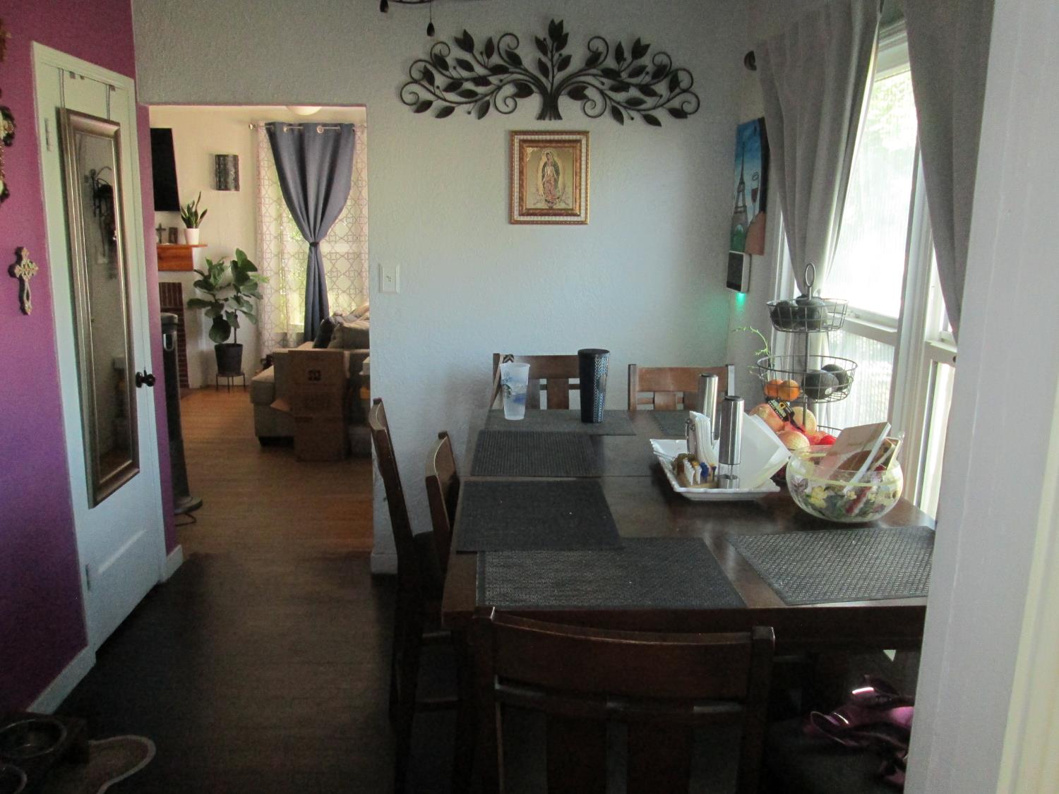 1335 N Esther Way, Fresno, CA 93728