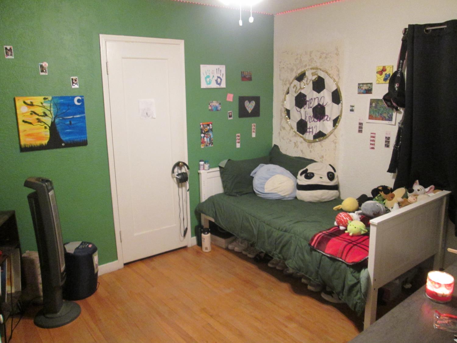 1335 N Esther Way, Fresno, CA 93728