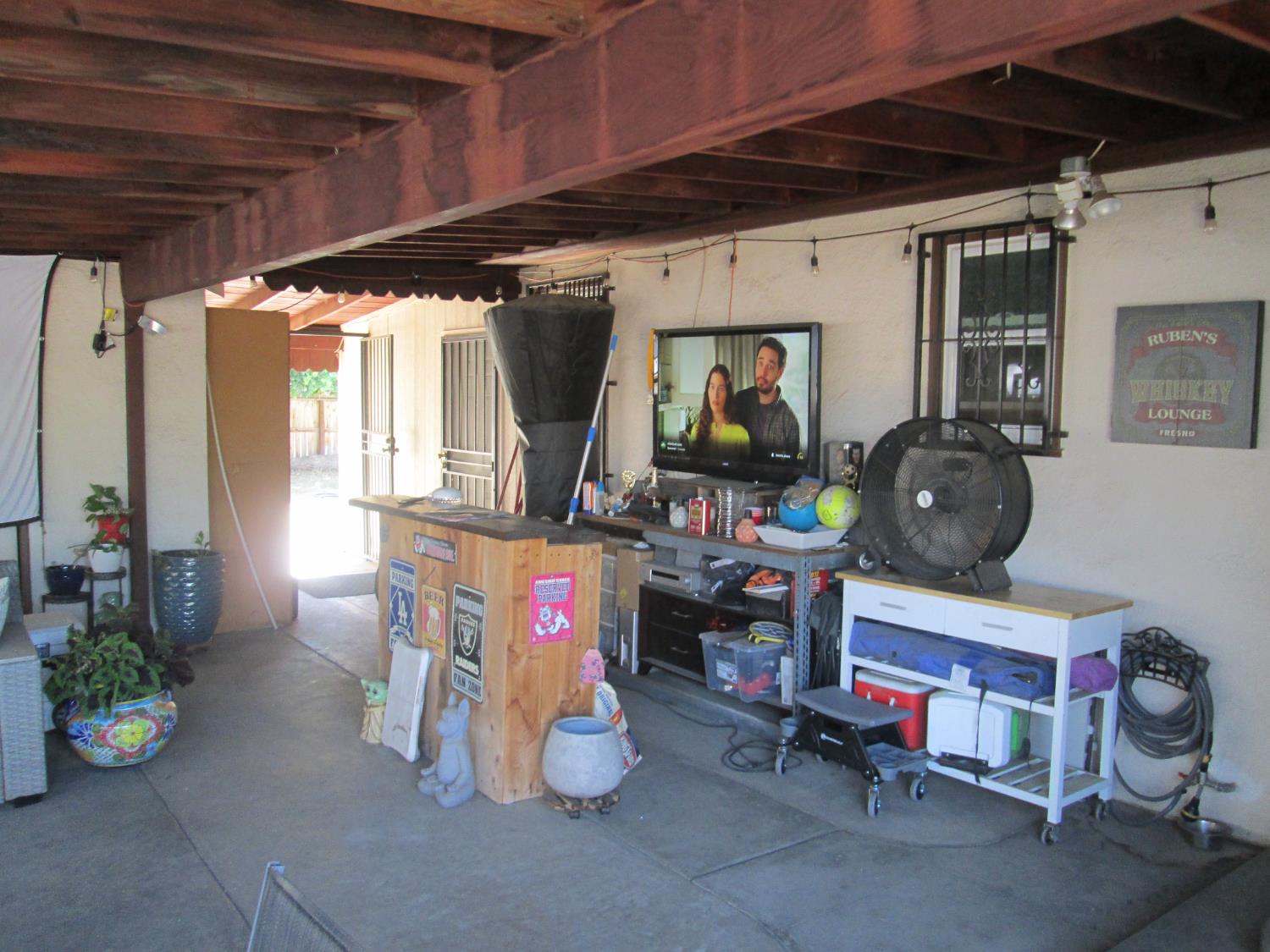 1335 N Esther Way, Fresno, CA 93728