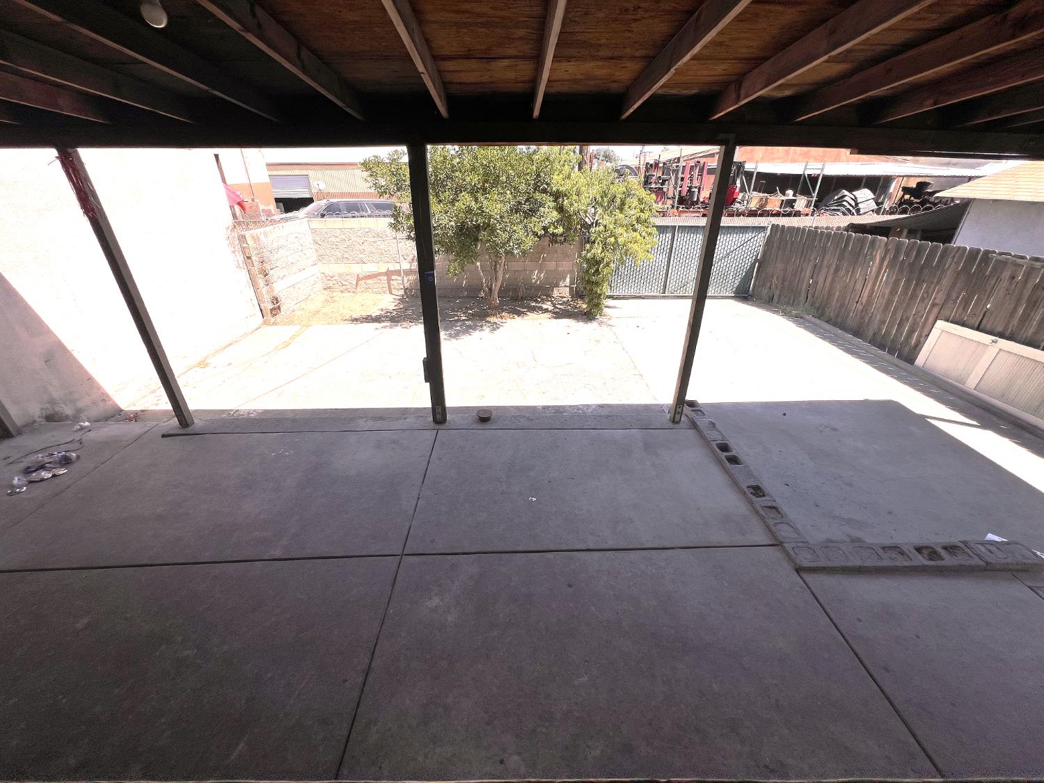 3223 E Madison Ave, Fresno, CA 93702