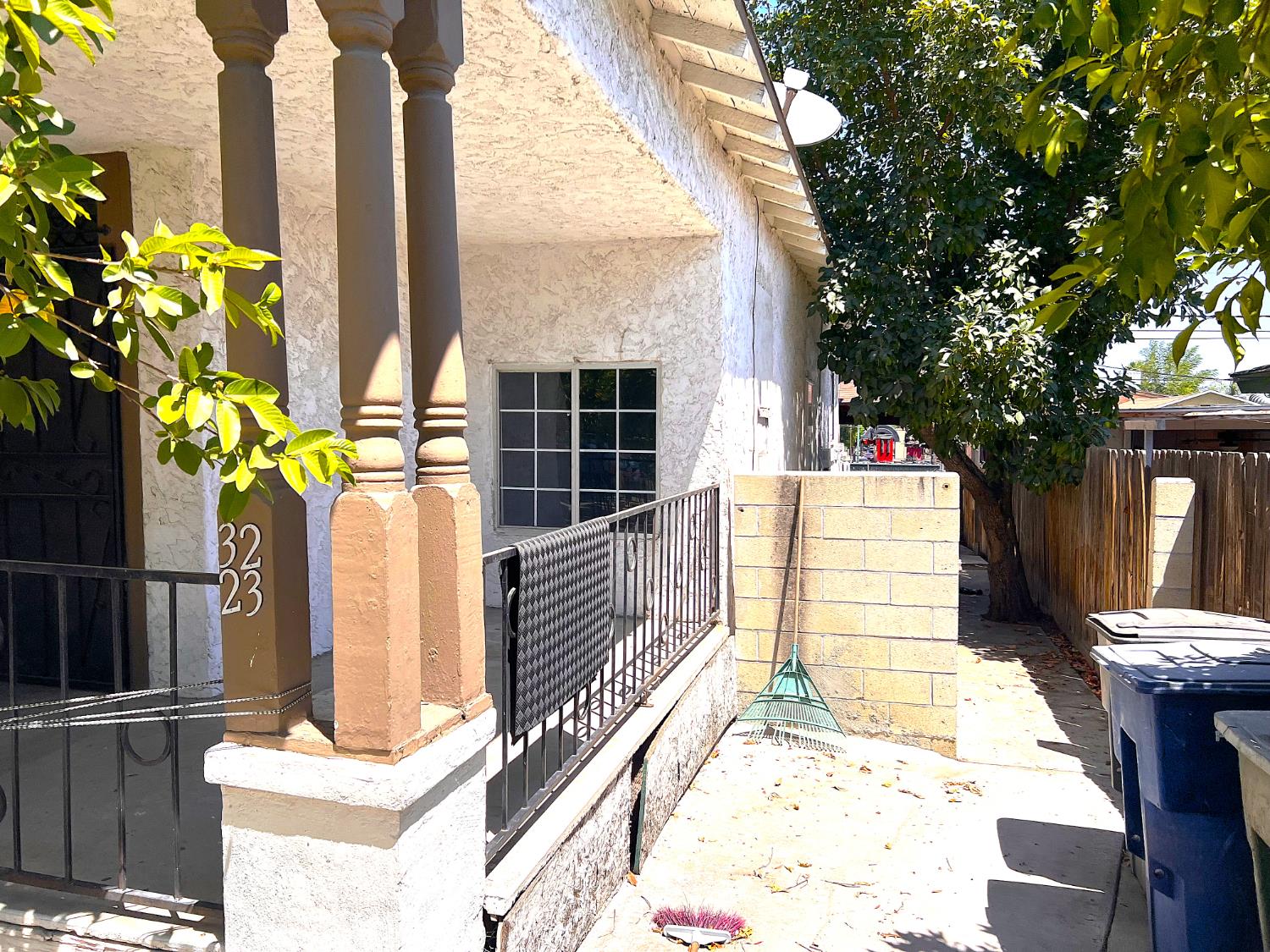 3223 E Madison Ave, Fresno, CA 93702