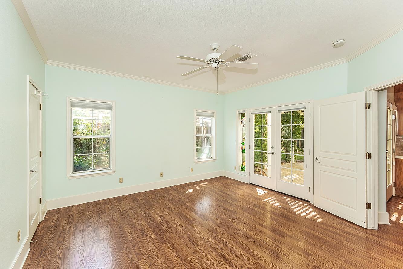 1094 E Monticello Cir, Fresno, CA 93720