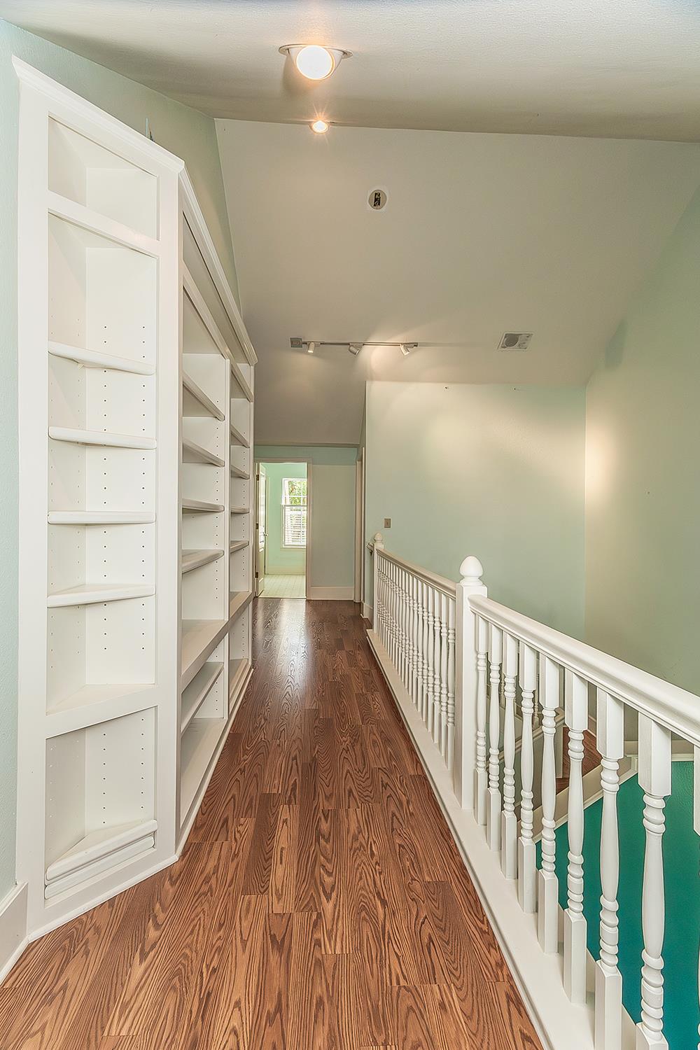 1094 E Monticello Cir, Fresno, CA 93720